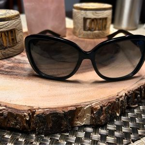 Beautiful Louis Vuitton sunglasses. Like New. No damage.